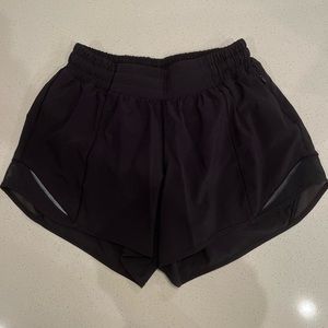 Lululemon Hotty Hot Shorts: Size 4 TALL